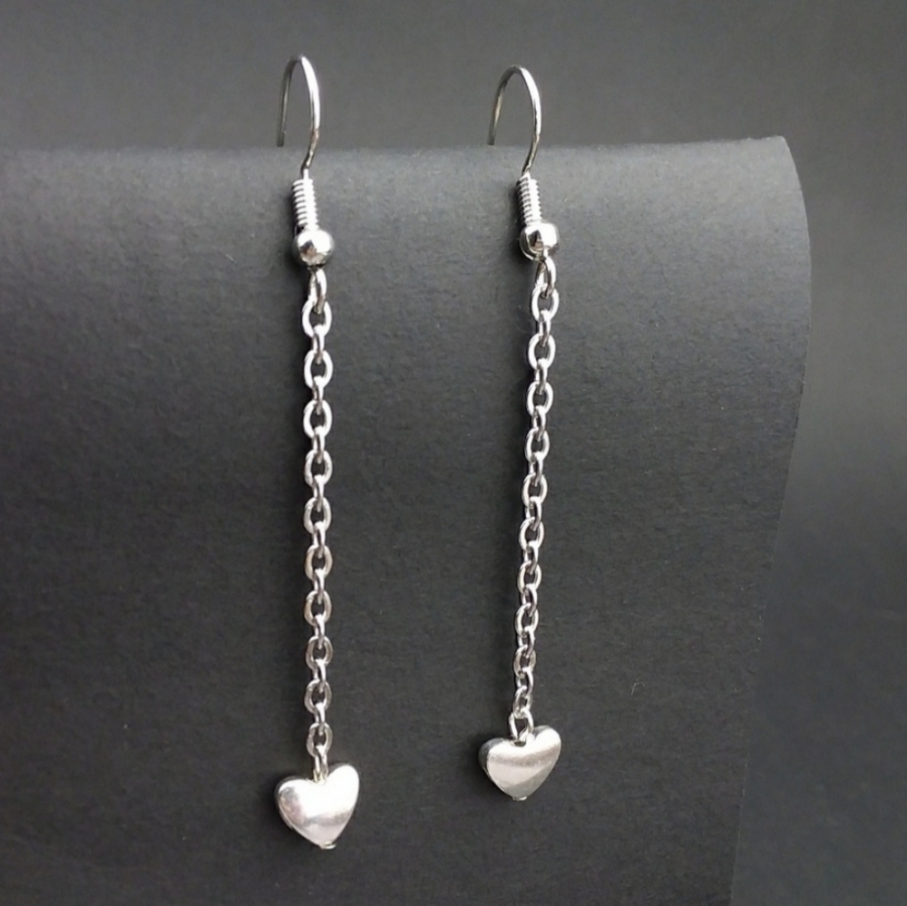 Earrings dangle so funny hp🔥🔥🔥🔥 - Picture 1 of 2